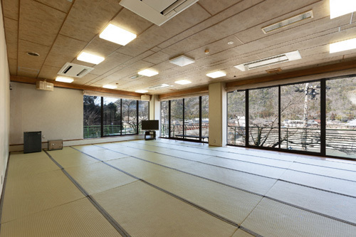 美濃市のご宴会・ご法事・ご宿泊の「美濃緑風荘」大部屋